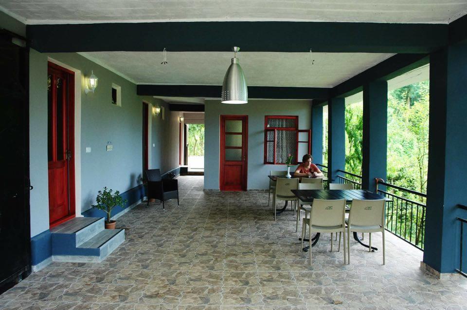 Villa La Familia Makhinjauri Exterior photo